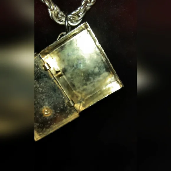 Vintage trinket, pill box Old Timey phone rhinestone pendant and charm - Picture 8 of 16